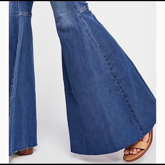 Brand new FREE PEOPLE flare jeans - Picture 2 of 4
